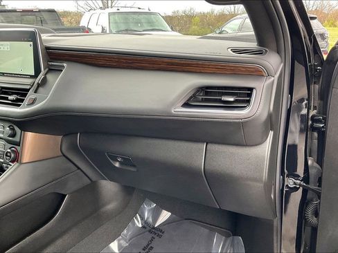 Used 2024 Chevrolet Suburban High Country w/ Advanced Technology Package image 29