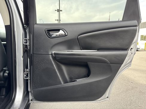 Used 2018 Dodge Journey SE w/ Popular Equipment Group image 34