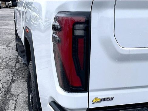 Used 2024 GMC Sierra 2500 AT4 w/ AT4 Premium Plus Package image 31