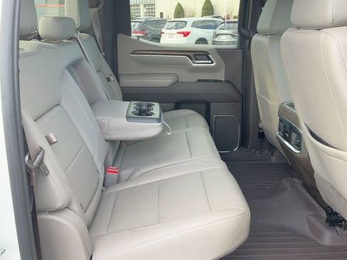 Used 2022 GMC Sierra 1500 SLT w/ SLT Convenience Package image 19