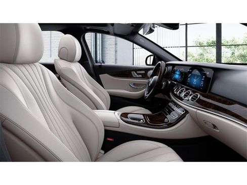 Certified 2022 Mercedes-Benz E 350 4MATIC Sedan image 4