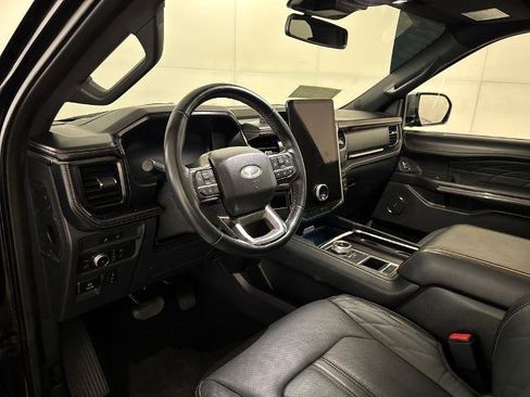 Certified 2022 Ford Expedition Platinum image 5