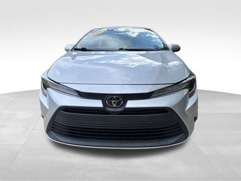 Used 2023 Toyota Corolla LE FWD image 2