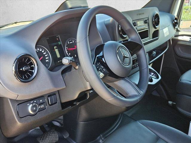 Used 2025 Mercedes-Benz Sprinter 2500 image 3