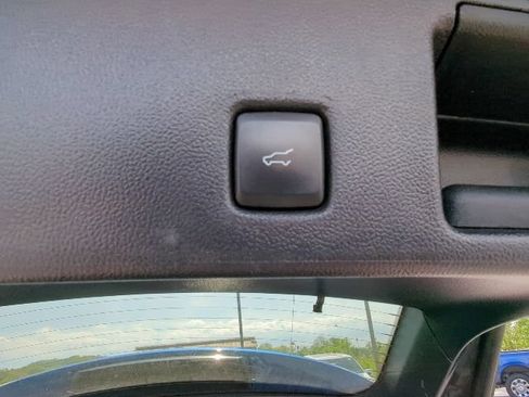 Used 2022 Ford Escape SE w/ SE Sport Appearance Package AWD/4WD image 32