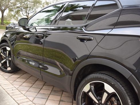 Used 2020 Volvo XC40 T5 Momentum w/ Protection Package Premier image 26