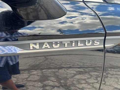 Used 2023 Lincoln Nautilus AWD image 28