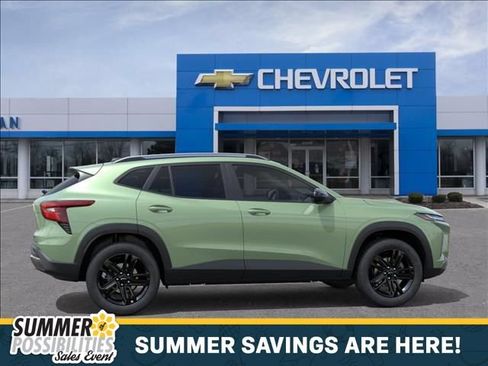 New 2026 Chevrolet Trax ACTIV w/ Sunroof Package FWD image 5