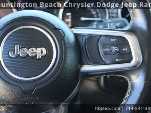 Used 2022 Jeep Wrangler Unlimited Sahara w/ Cold Weather Group image 18