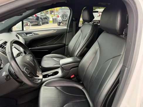 Used 2017 Lincoln MKC Premiere FWD image 17