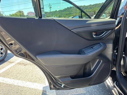 Used 2023 Subaru Outback Premium AWD/4WD image 27