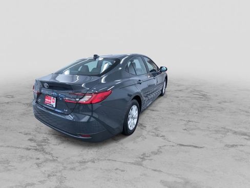 Used 2025 Toyota Camry LE image 9