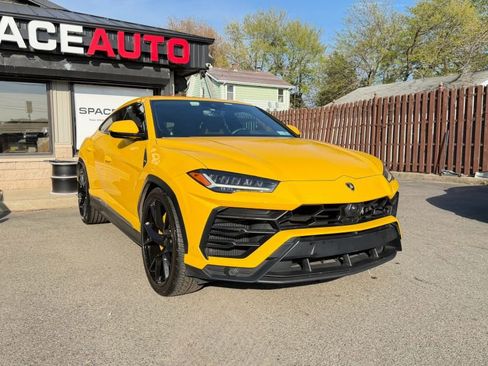 Used 2019 Lamborghini Urus AWD/4WD image 3