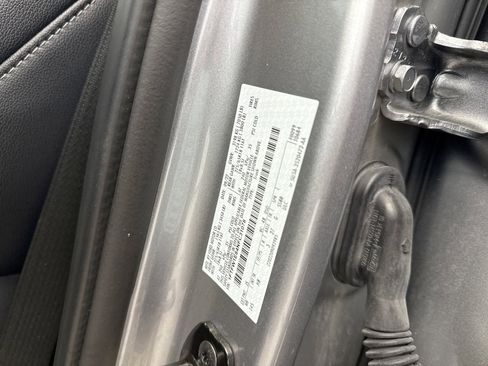 Used 2022 Ford F150 Lariat w/ Equipment Group 502A High image 19