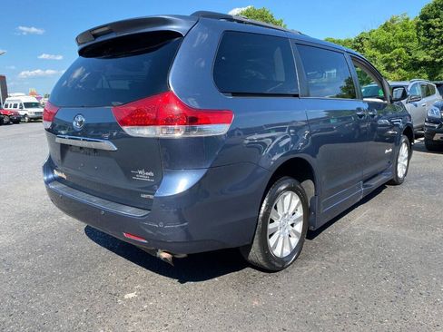 Used 2013 Toyota Sienna Limited w/ Premium Pkg FWD image 6
