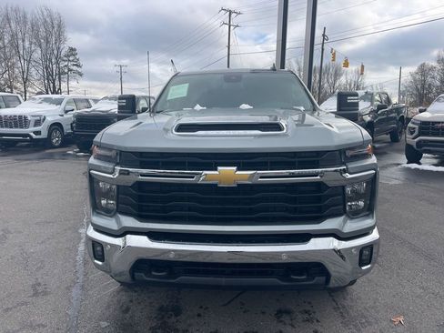 Used 2025 Chevrolet Silverado 2500 LT w/ Safety Package image 8