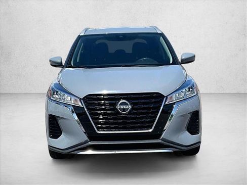Used 2022 Nissan Kicks SV FWD image 3