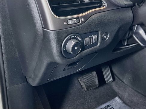 Used 2022 Jeep Cherokee Limited AWD/4WD image 10