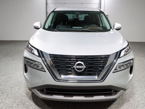 Used 2023 Nissan Rogue SV FWD image 4