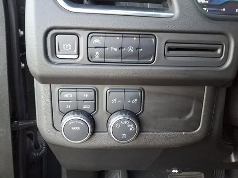 Used 2023 Chevrolet Tahoe RST AWD/4WD image 31