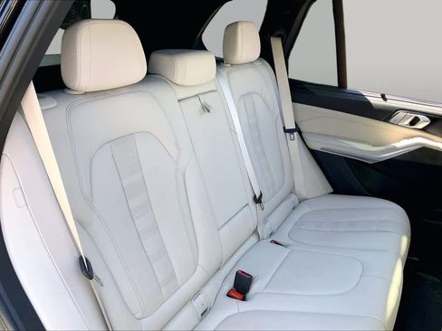 Used 2022 BMW X5 xDrive40i w/ M Sport Package AWD/4WD image 20