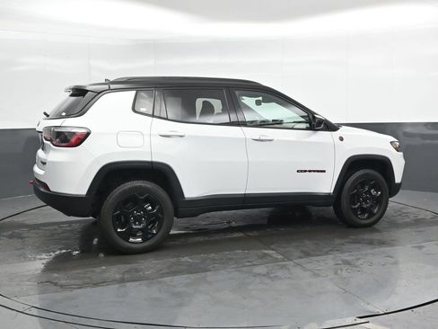 Used 2024 Jeep Compass Trailhawk image 3