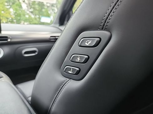 Used 2023 Genesis GV60 Performance AWD/4WD image 29