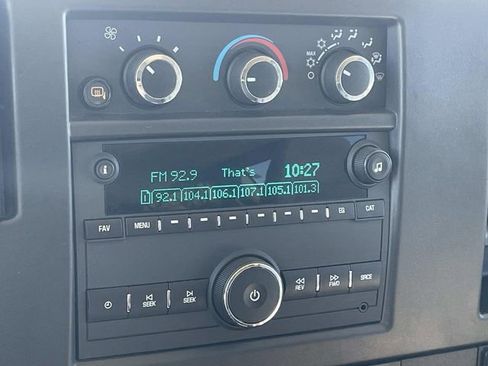 Used 2025 Chevrolet Express 3500 LT w/ LT Preferred Equipment Group RWD image 18