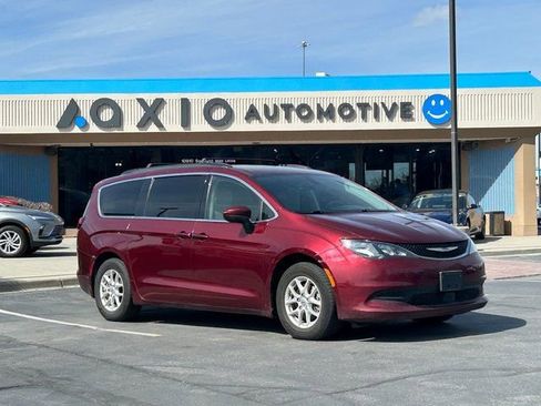 Used 2021 Chrysler Voyager Lxi image 1