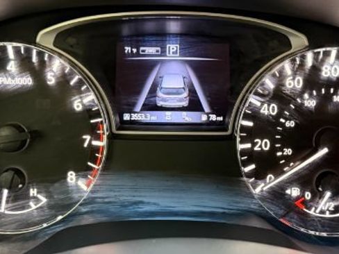 Used 2019 Nissan Pathfinder Platinum AWD/4WD image 24