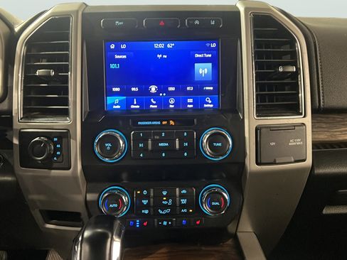 Used 2020 Ford F150 Lariat image 15