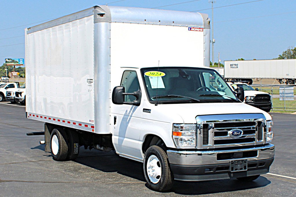 Used 2024 Ford E-350 and Econoline 350 Super Duty w/ Driver's Safety Package RWD image 2