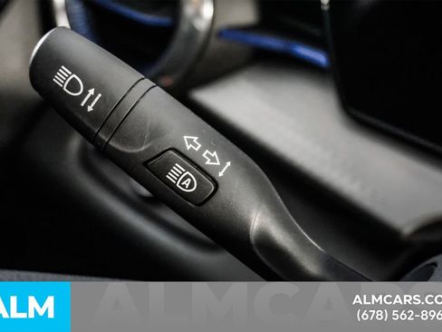 Used 2025 Chevrolet Trax LT w/ LT Convenience Package FWD image 29