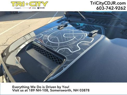 New 2025 Jeep Gladiator Sport image 32