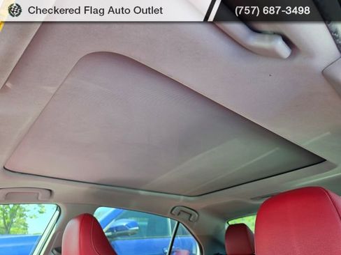 Used 2019 Toyota Camry XSE w/ Navigation Package FWD image 9
