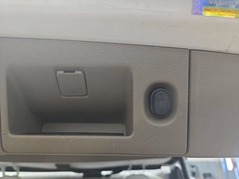 Used 2018 Chevrolet Tahoe Premier AWD/4WD image 16