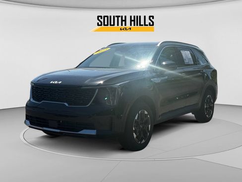 Certified 2025 Kia Sorento S AWD/4WD image 1