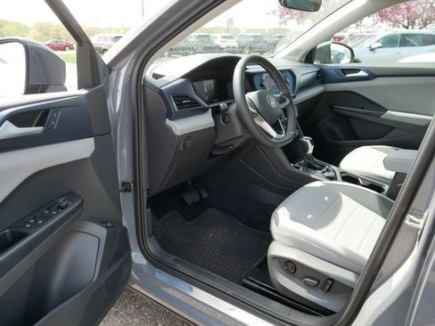 Certified 2023 Volkswagen Taos SE w/ Panoramic Sunroof Package AWD/4WD image 12