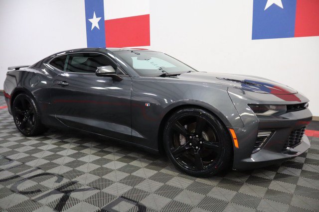 Used 2018 Chevrolet Camaro SS RWD image 14