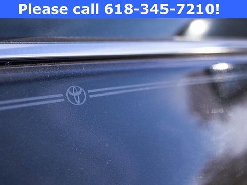 Used 2017 Toyota Camry XLE image 13