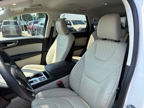 Used 2023 Ford Edge Titanium AWD/4WD image 23