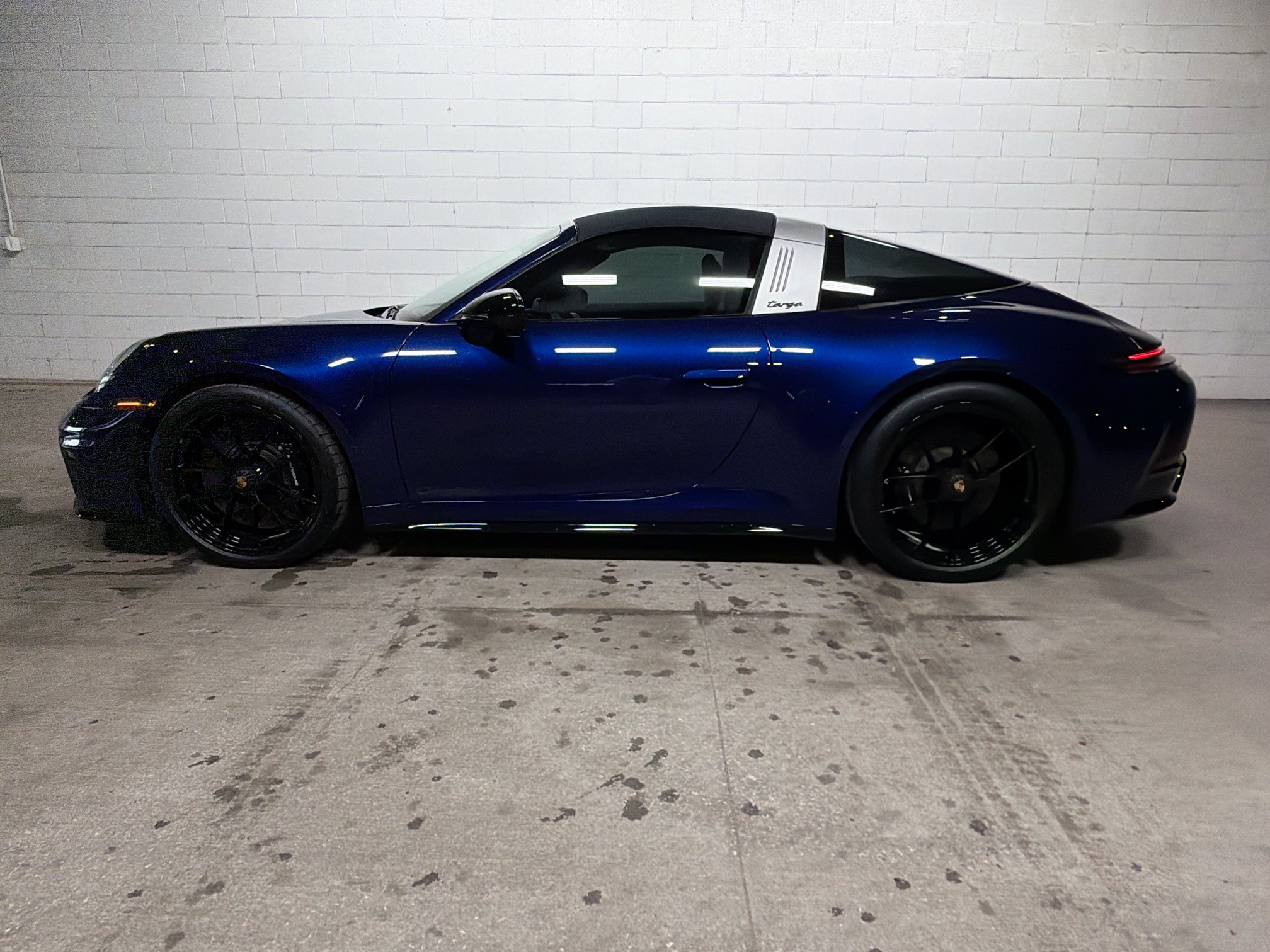 Certified 2025 Porsche 911 Targa 4 GTS AWD/4WD image 2