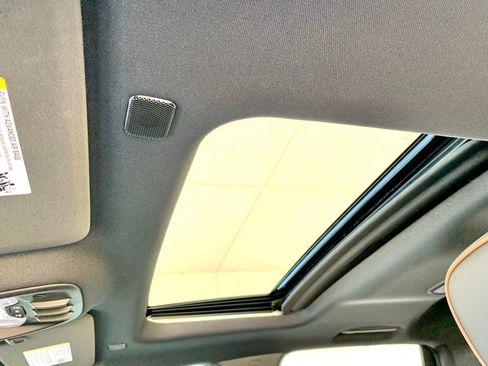 Used 2026 GMC Canyon AT4 w/ Technology Plus Package AWD/4WD image 17