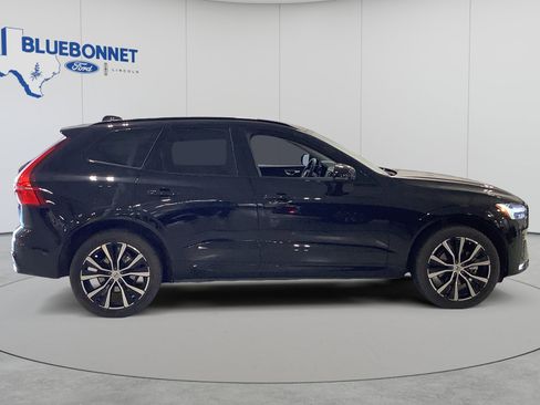 Used 2024 Volvo XC60 B5 Plus w/ Protection Package Premier AWD/4WD image 4