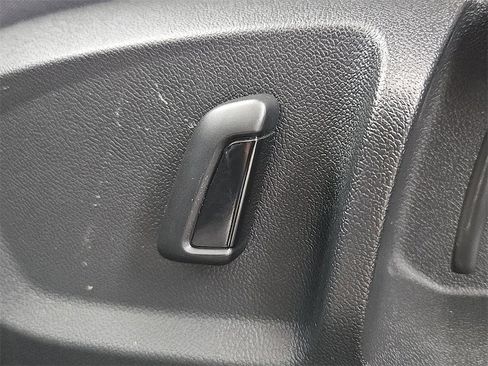 Used 2022 Volkswagen ID.4 Pro image 30