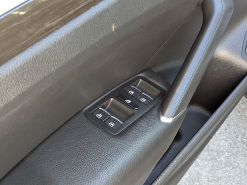 Used 2017 Volkswagen Passat 1.8T SE image 12