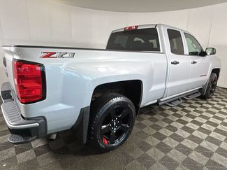 Used 2018 Chevrolet Silverado 1500 LT w/ Redline Edition AWD/4WD video 3