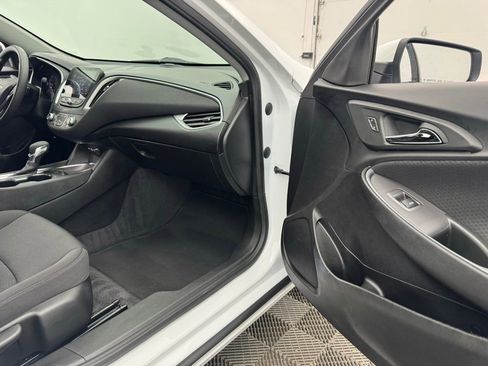 Used 2024 Chevrolet Malibu LT image 29