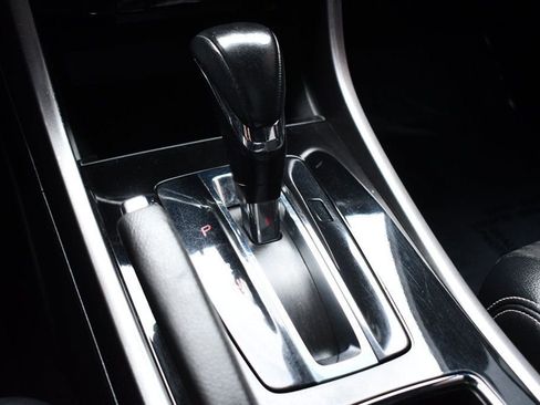 Used 2017 Honda Accord Sport image 38