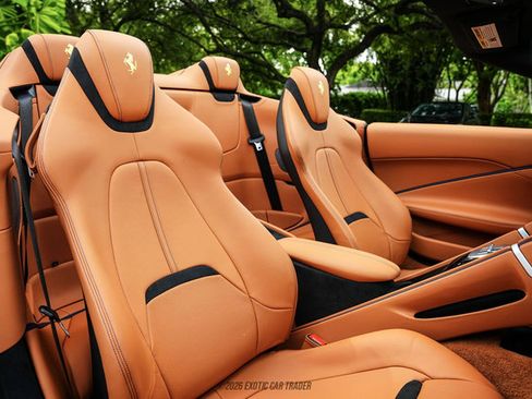 Used 2026 Ferrari Roma Spider RWD image 49
